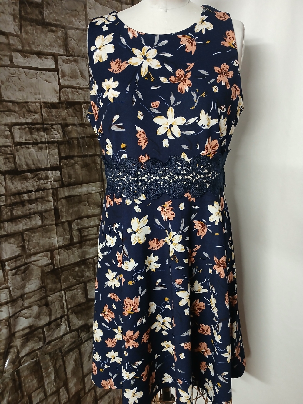 Sleeveless Navy Floral Midi Dress with Lace Waist Accent US size 12